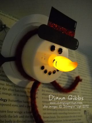 Snowman ornament using a flame-less tea-light. Too cute! Tea Light Ornaments, Holiday Craft Ideas For Kids, Tea Light Ideas, Snowman Tealight, Tea Light Snowman, Snowman Costume, Winter Birthday Party, Crafts Winter, Holiday Craft Ideas