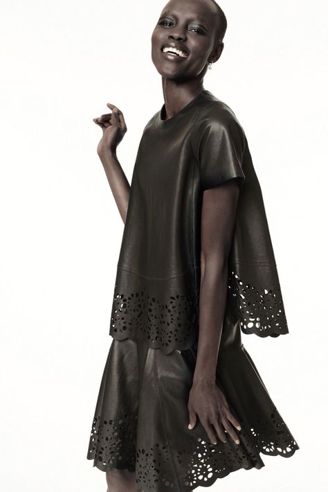 ZAC Zac Posen Resort 2016 Fashion Show Grace Bol, Resort 2016 Fashion, Food Inspired, Spring Runway, Lotus Root, Dressy Shorts, Chic Leather, Easy Food, Zac Posen