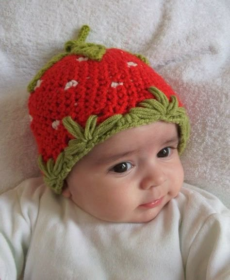 Strawberry Hat Crocheted Baby Hat for Baby by myknittingworld Crochet Newborn Hat, Baby Headbands Crochet, Strawberry Baby, Crochet Strawberry, Diy Bebe, Crochet For Babies, Newborn Baby Hats, Crochet For Baby, Newborn Crochet