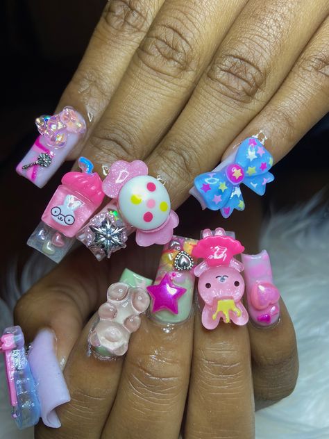 Kawaii Nails Acrylic Short, Short Acrylic Nails Designs Charms, Short Nails With A Lot Of Charms, Nails With Piercing Charms, Nails With Candy Charms, Candy Charm Nails, Short Nails Charms, Short Acrylic Nails With Charms, Kawaii Short Nails