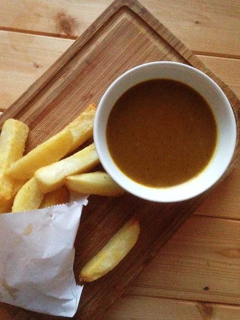 chip-shop-curry-sauace-healthy-recipe Chip Shop Curry Sauce Recipe, Chip Shop Curry Sauce, Homemade Curry Sauce, Triple Cooked Chips, Homemade Curry, Easy Curry, Paleo Crockpot, My Youth, Curry Dishes