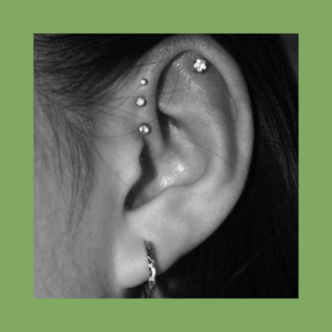 Ear Piercing Combinations, Piercing Face, Conch Ring, Minimalist Ear Piercings, Constellation Piercings, Piercing Industrial, Unique Ear Piercings, Ear Peircings, Piercing Chart