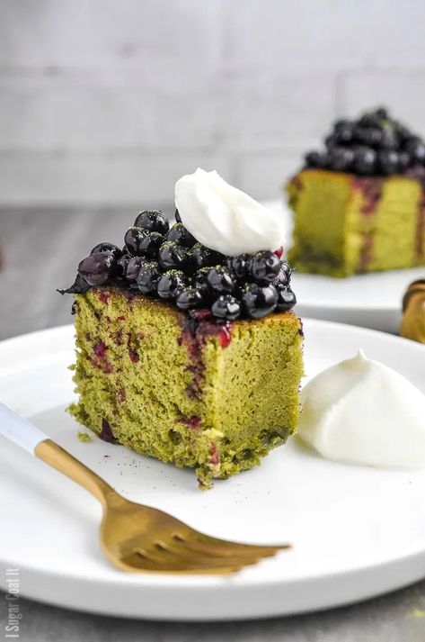 Matcha Sponge Cake with Maple Poached Blueberries {Video} - I Sugar Coat It Blueberry Video, Matcha Cake, Casino Sites, Online Gambling, Sponge Cake, No Bake Desserts, Blueberries, Mini Cheesecake, Avocado Toast