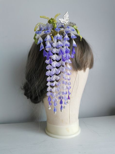 wisteria kanzashi Wisteria Hairpin, Wisteria Jewelry, Japanese Hair Ornaments, Oc Accessories, Asian Hair Ornaments, Fantasy Crown, Wisteria Flowers, Tsumami Kanzashi, Rare Clothing