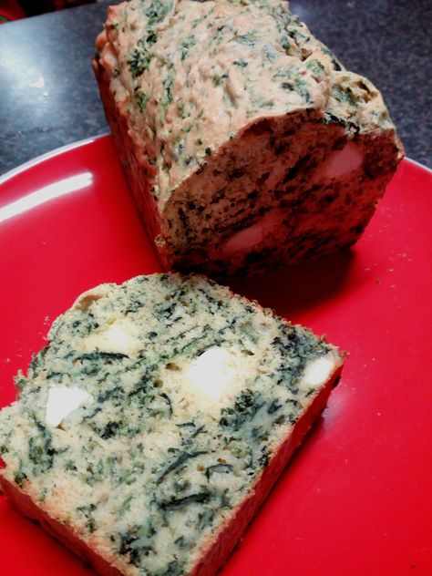 Betty's spinach and feta loaf Spinach Loaf, Jumbo Muffins, Bread Tin, Garlic Bread Recipe, Just A Pinch Recipes, Savory Bread, Cheesy Bread, Pasta Dough, No Knead Bread