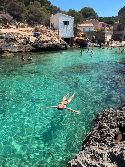 LIVE A LIFE OF TRAVEL Cala Dor Majorca, Spanish Summer Aesthetic, Mallorca Spain Aesthetic, Cala D'or Mallorca, Euro Summer Aesthetic, Mallorca Aesthetic, Floating Aesthetic, Summer Ocean, Amalfi Coast Italy