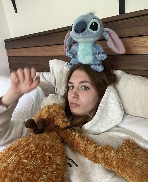 Stitch Plushies, Sophie Nélisse, Everything But The Girl, Sophie Nelisse, Courtney Eaton, Halle Bailey, The Emmys, Maddie Ziegler, New Wife