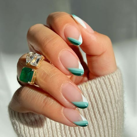 Nails Dark, Casual Nails, Almond Nails Designs, Cute Gel Nails, Neutral Nails, Minimalist Nails, Classy Nails, Nails Short, Green Nails