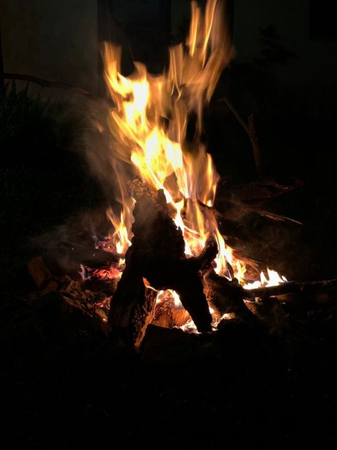 Bonfire inspo inspiration lodhi winter nights indian festival fire wood aeshetic Born Fire Night Snap, Winter Night Snap, Bonfire Snap, Winter Bonfire, Cartoon Pic, Winter Fire, Fake Pics, Winter Arc, Fire Wood