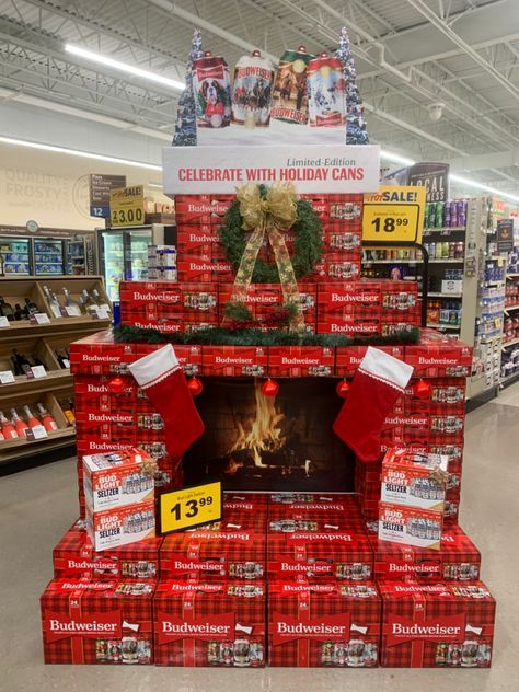 Christmas Grocery Store Displays, Beer Display Ideas, Wine Store Display, Alcohol Display, Christmas Store Displays, Wine Displays, Beer Display, Holiday Fireplace, Shopper Marketing