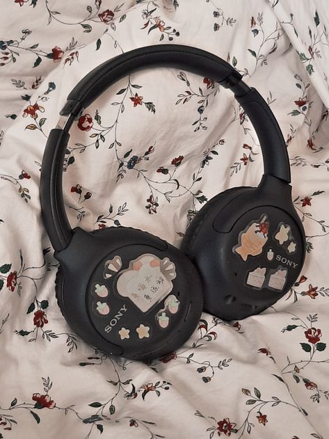 Sony Whch720n Aesthetic, Sony Wh-ch710n Aesthetic, Sony Ch710n, Sony Whch720n, Headphone Decoration, Cozy Lifestyle, Cute Headphones, Sony Headphones, Aesthetic Things