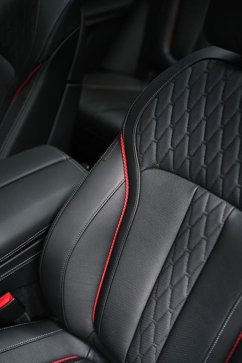 Bmw X5 Black, Jeep Wrangler Seat Covers, Car Seat Upholstery, Black Seat Covers, Car Interior Upholstery, Custom Car Seats, Roadster Car, Garage Exterior, Custom Car Interior