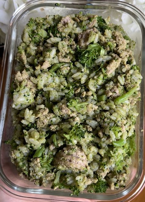 Pesto Ground Beef, Ground Turkey Pesto, Pesto Rice Recipes, Healthy Pesto Sauce, Pork Udon, Vegetarian Pesto, Pesto Rice, Rice Dishes Easy, Ground Beef Rice