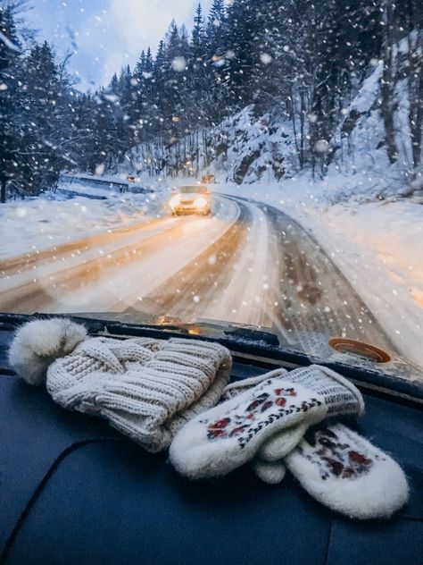 Car In Snow, Christmas Road Trip, January Mood, Winter Road Trip, Jay Peak, Manifesting Board, Beach Road Trip, Trip Aesthetic, Car Life