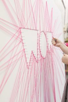 Inspiration Typographie, Typography Inspiration, String Art, Diy Inspiration, Embroidery Flowers, Typography Design, Art Lessons, The Wall, Embroidery Patterns