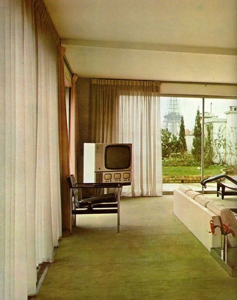 1960s Interior Design Living Rooms, Midcentury Window Treatments, Midcentury Curtain, Floor To Ceiling Drapes, Midcentury Curtains, 1960s Interior Design, Living Room 70s, 1970s Living Room, Retro Basement