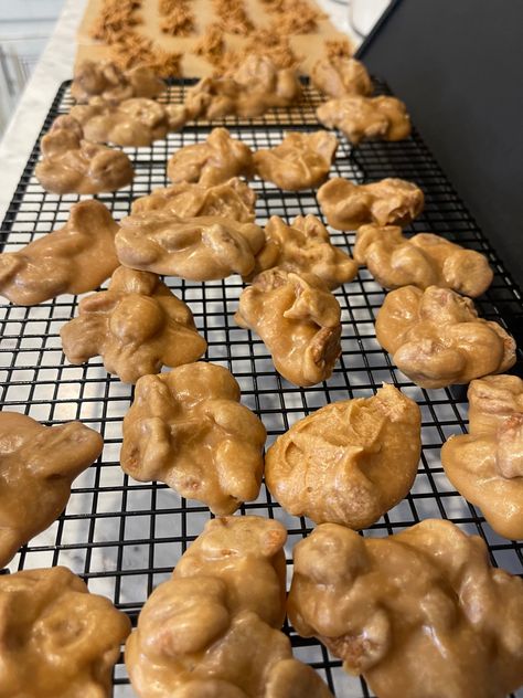 EASY MICROWAVE PRALINES Microwave Pralines Recipe Condensed Milk, Creamy Pralines Recipe, Microwave Pralines Recipe, Microwave Pralines, Peanut Butter Haystacks, Praline Pecans Recipe, Microwave Recipes Dessert, Microwave Peanut Brittle, Easy Christmas Dessert