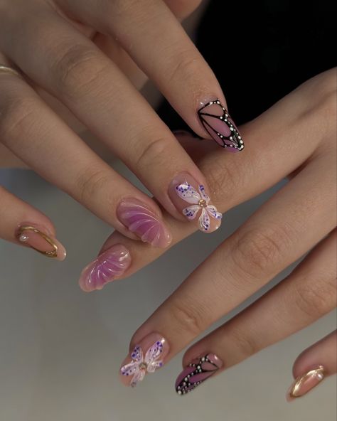 Butterflies and 3D flower nails 🌸🦋 inspo: @traciethetech @victoriavynn @pinknails.ro No.14 Gel, White & Black No Wipe & Top Coat + alte nuante de mov tot de la victoria . . . #nails #nailsofinstagram #butterflywings #butterflynails #butterflywingnails #nailart #3dflowernails #flowernailart #orchidnails #purplenails #goldnails #nailinspo Butterfly 3d Nails, Butterfly Nails Black, Victoria Nails, Alt Nails, Orchid Nails, 3d Flower Nails, Butterfly Nails, Butterfly Nail Art, Flower Nail Art