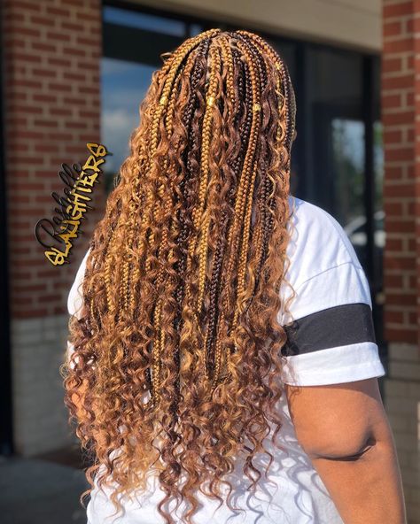 Multi-colored Boho Box Braids done by @rashelle.slaughters on Instagram! Multi Colored Braids, Boho Knotless Braids With Color, Bohemian Knotless, Boho Box Braids, Triangle Braids, Braids Styling, Boho Knotless Braids, Colored Box Braids, Boho Knotless