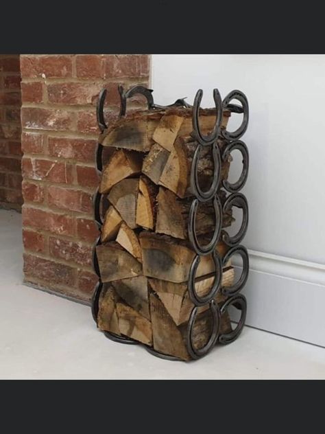 Fire Log, Horseshoe Gifts, Horseshoe Crafts Projects, Cool Welding Projects, English Meaning, Scrap Recycling, Welding Crafts, Horseshoe Projects, Fallen Tree