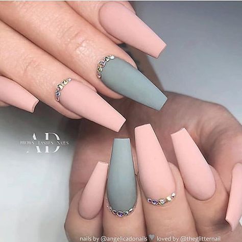 #nails hashtag on Instagram • Photos and Videos Grey Matte Nails, Matte Pink Nails, Grey Nails, Grey Nail Designs, Coffin Nails Matte, Nagellack Trends, Ombre Acrylic Nails, Matte Nails Design, Gray Nails