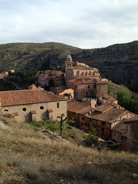 Albaracin, Spain Spain Countryside House, Spain Countryside, Places Reference, Rural Spain, Portfolio Moodboard, Spain Winter, European Holiday, Historical Buildings, Countryside House