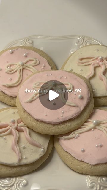 alissa lee on Instagram: "these are some simple coquette bowls sugar cookie with a white and pink frosting finished with edible pearls 🎀

#sugarcookie #bows #ribbon #cookie #aestheticbaking #baking" Coquette Sugar Cookies, Sugar Cookies Aesthetic, Coquette Recipes, Bow Sugar Cookies, Coquette Cookies, Bow Cookies, Ribbon Cookies, Sugar Cookie Decorating, Coquette Party