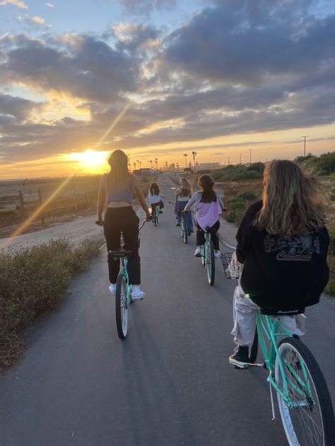 Riding Bikes With Friends, Family Bike Ride Aesthetic, E Bike Aesthetic, Social Life Aesthetic Friends, Summer Bike Ride Aesthetic, Friends Riding Bikes, Bike Ride With Friends, Romania Pictures, Cycling With Friends