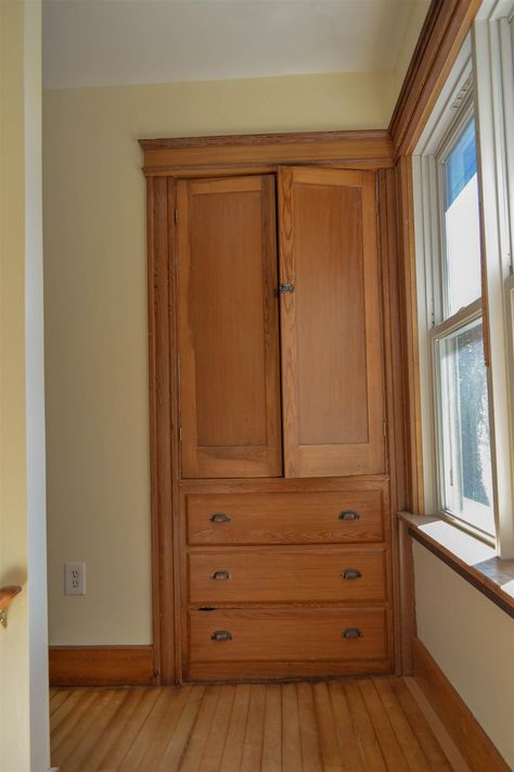 Built in Linen Closet Vintage Built In Wardrobe, Small Door Ideas, Built In Armoire, Built In Linen Closet, Hall Closet Makeover, Craftsman Cabinets, 1920s Home Decor, Front Hall Closet, Bathroom Restoration