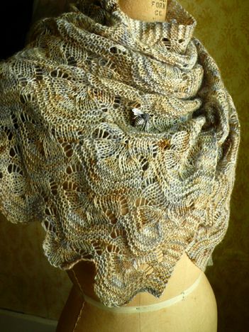 Craftsy: The Ins and Outs of Grafting Knitting Borders, Knitted Shawl, Shawl Knitting Patterns, Shawl Patterns, Wrap Pattern, Scarf Knitting Patterns, Lace Shawl, Knit Wrap, Knit Cowl