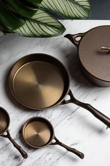 Aesthetic Cookware, Amazon House Must Haves, Dining Room Place Settings, Homeware Aesthetic, Beautiful Cookware, Modern Cookware, Home Must Haves, Architecture Gifts, Beautiful Kitchenware