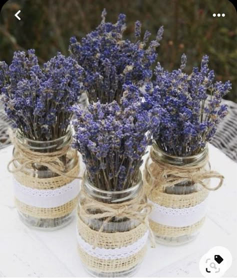 Wedding Lavander Decoration, Koti Diy, Lavender Crafts, Deco Champetre, Tafel Decor, Wedding Floral Centerpieces, Outdoor Wedding Decorations, Lavender Wedding, Wedding Deco