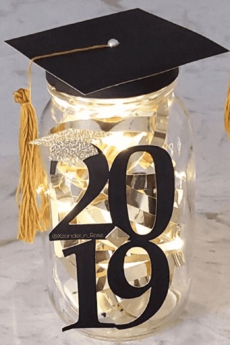 30 Graduation Party Centerpieces You'll Use Forever High School Graduation Table Decorations, College Graduation Party Ideas, University Graduation Outfit, Grad Party Centerpieces, Decorations Graduation Party, Graduation Party Food, British Fish And Chips, Party Decorations Graduation, College Graduation Party