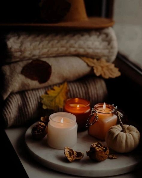 Fall Candles Aesthetic, Candle Lifestyle, Autumn Hygge, Candle Photography Ideas, Candle Photography, Halloween Bedroom Decor, Autumn Skincare, Fall Candle Scents, Autumn Candle