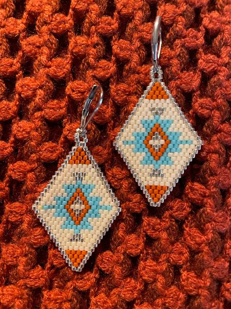 Loom Earrings, Triangle Brick, Crafted Earrings, Beaded Patterns, Native Beading, Diamond Shape Earrings, Indian Patterns, Beaded Earrings Native, Bead Weaving Tutorials