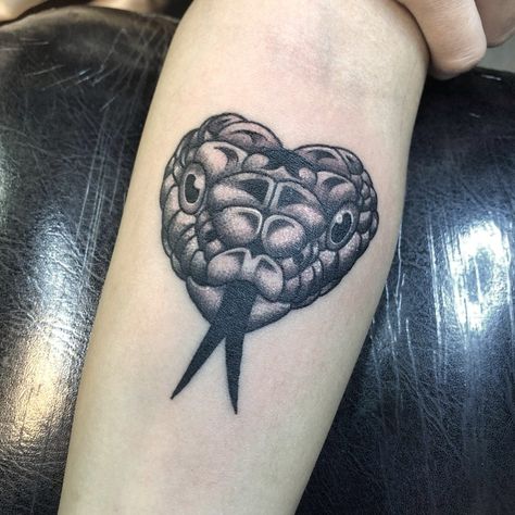 Snake Head Heart Tattoo, Snake Face Tattoo Design, Snake Heart Tattoo Design, Snake Tattoo Head, Snake Mouth Tattoo, Snake Head Tattoo Design, Snake Face Tattoo, Snake Heart Tattoo, Snake Head Drawing