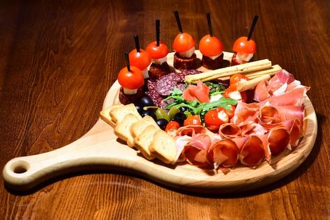 Cold Meats Platter Ideas, Coldcut Platter, Cold Cut Platter, Cold Seafood Platter, Wooden Platters Serving Trays Food, Wooden Platters Serving Trays For Sushi, Cold Cut, Wooden Platters, Cold Meat