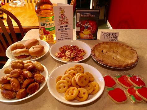 Snow White Themed Dinner, Snow White Movie Night Food, Snow White Movie Night, Snow White Food Ideas, Snow White Food, Family Movie Night Snacks, Disney Movie Night Menu, Fairytale Food, Disney Themed Movie Night