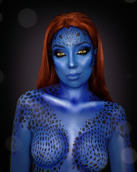 Mystique Makeup, Mystique Costume, Comic Makeup, Comic Women, Make Carnaval, Hot Halloween Outfits, Paint Makeup, Hot Halloween, Face Paint Makeup