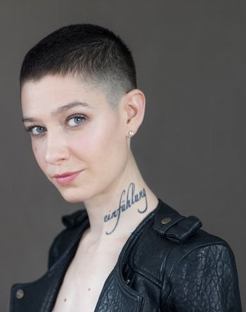 Girls Pixie Cut, Asia Kate Dillon, John Wick 3, Buzz Cut Women, Crop Haircut, Bald Girl, Super Short Hair, Bald Women, Very Short Hair