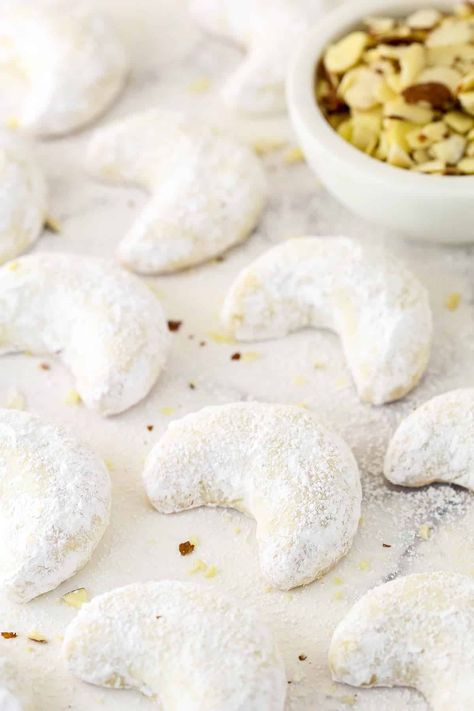 Almond Crescent Cookies Recipes, Almond Crescent Cookies, Crescent Cookies, Almond Meal Cookies, Almond Flour Cookies, Christmas Baking Recipes, No Flour Cookies, Christmas Cookies Easy, Holiday Cookie Recipes