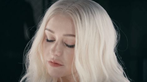 Popular GIF Blonde Gif, Hair Gif, Fall In Line, Long White Hair, Medieval Woman, Pale Blonde, Christina Aguilera, Platinum Blonde, White Hair