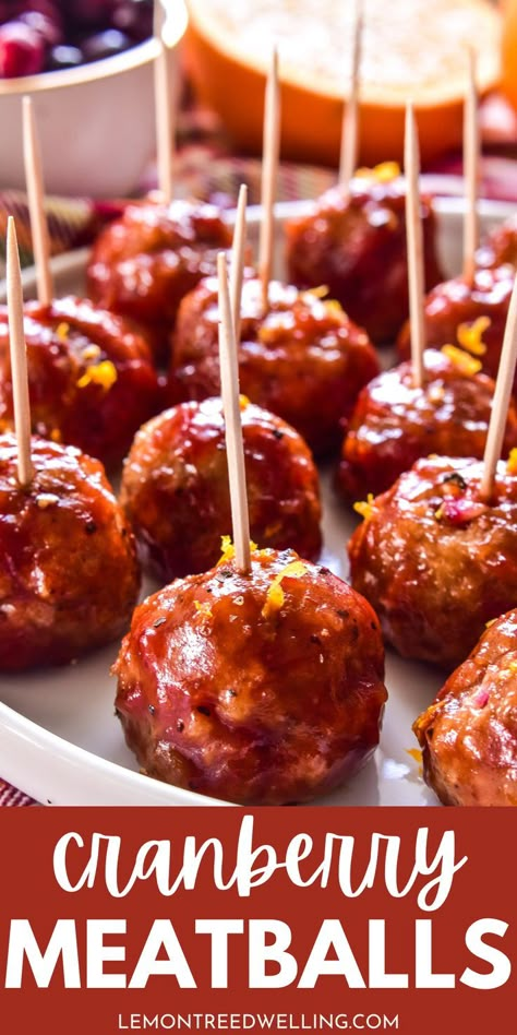 Meatballs Appetizer, Cranberry Meatballs, Appetizer Meatballs, Cranberry Recipes, Favorite Appetizers, Holiday Appetizers, Finger Food Appetizers, Christmas Cooking, Party Food Appetizers