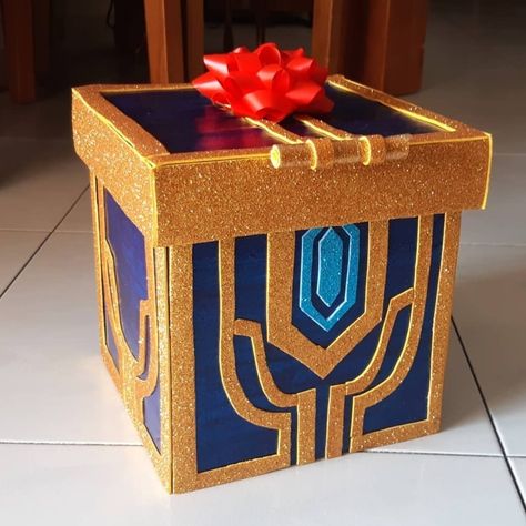 Zelda Diy Gift, Diy Gamer Gifts, Zelda Gift Ideas, Zelda Diy, Diy Crafts For Boyfriend, Zelda Gifts, Chests Diy, Zelda Birthday, Nerd Crafts