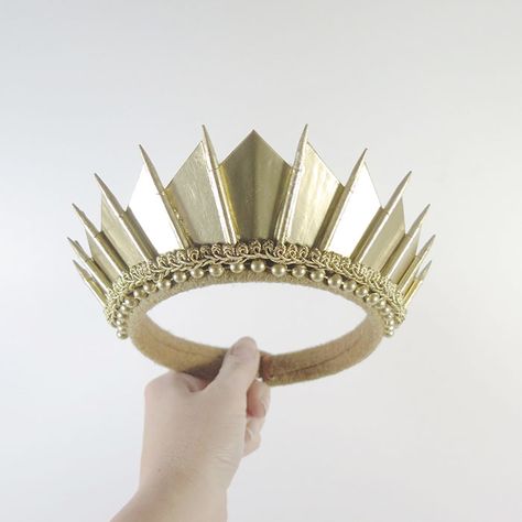 Handmade Crown Crown Tattoos For Women, Crown Royal Drinks, Handmade Crown, Crown Drawing, Crown Headpiece, Astuces Diy, Crystal Crown, Wedding Crown, Gold Crown