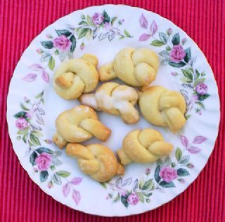 Zuccarini (Italian Cookies) recipe - from the Regi's Cookbook Family Cookbook Christmas Snacks Gifts, Italian Cookie Recipe, Italian Christmas Recipes, Create A Cookbook, Italian Christmas Cookies, Italian Cookie Recipes, Cookie Images, Snack Gift, Italian Christmas