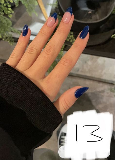 Acrylic Nail Navy Blue, Simple Nails Navy Blue, Almond Nails Navy Blue, Navy Almond Nails, Navy Blue Almond Nails, Blue Oval Nails, Blue Navy Nails, Navy Blue Acrylic Nails, Navy Blue Nails Acrylic