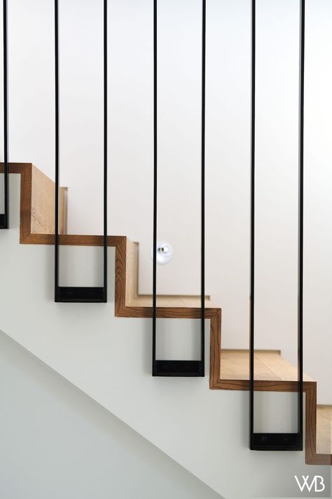 Modern Staircase Design Ideas With Lights - Engineering Discoveries Modern Indoor Stairs, Scandinavian Staircase Design, Creative Stairs For Small Spaces, Stairs With No Railing, Modern Stairs Railing, Glass Staircase Railing Modern, Cool Staircases, Modern Railings For Stairs, Modern Railings For Stairs Interiors