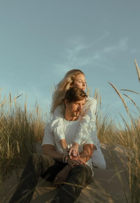 Vintage Beach Photoshoot Couple, Beach Engagement Photos Props, Beach Cliff Photoshoot, Surfer Engagement Photos, Cannon Beach Couple Photos, 2023 Engagement Photos, Seaside Couple Photo Ideas, Oregon Coast Couple Photos, Couple Water Shoot