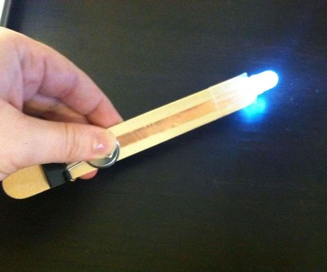 Make your own flashlight using a few simple everyday items! This hands-on project is not only fun and easy to make but illustrates how a switch works, so it can ... Flashlight Craft, Science Diy, Magnet Science, Science Electricity, Stem Club, Paper Circuits, Simple Circuit, Maker Space, Science Club